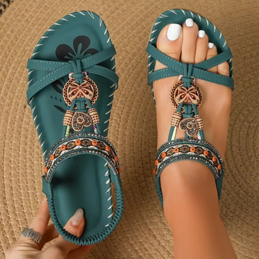 Nada™ – Ortopéd szandálok Ibiza stílusban a kényelem és elegancia érdekében.